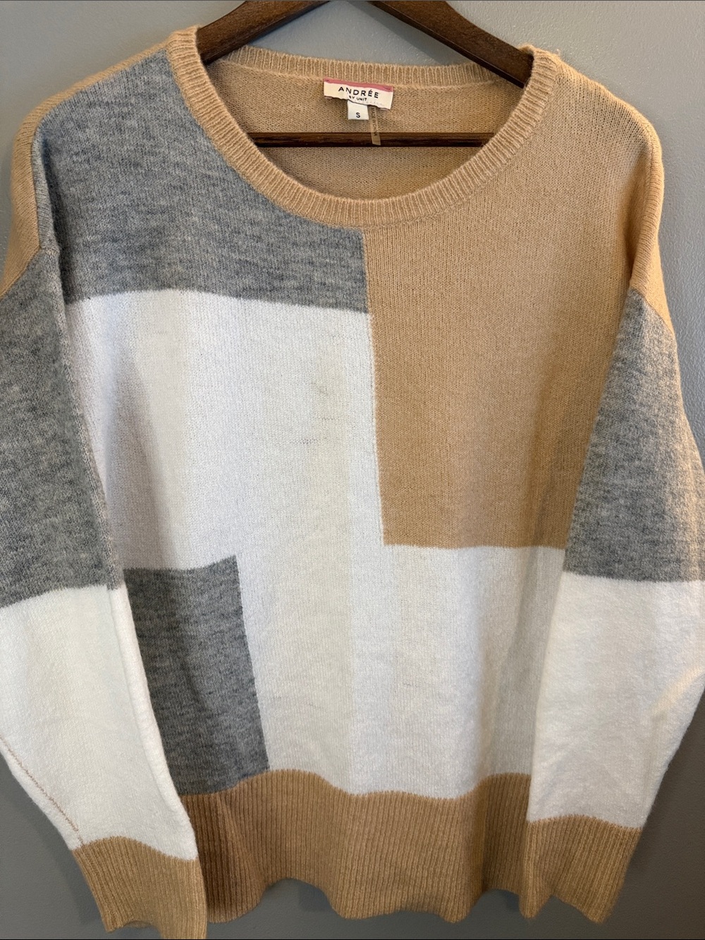 Andrée by Unit Colorblock Sweater Small Camel Gray Cream Soft Knit - Picture 7 of 8